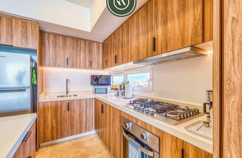 Las Glorias Apartment | New Oceanview Condo with Beach - Pools - Gym