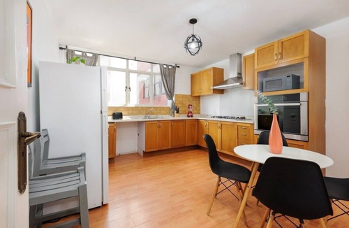 Polanco Apartment | NEW! Penthouse in Polanco for 10 w/ balcony