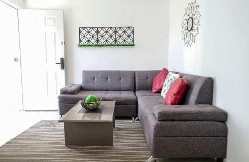 Leon Apartment | NEW Poliforum 2BR Modern Apartment