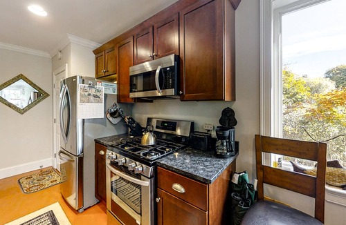 Pond Cove House | New South Portland Cottage, 10 Minutes to Downtown, Great for Entertaining