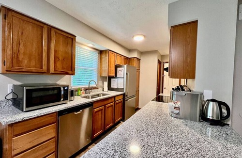 Otterbien Home House | Newly Remodeled Charming home Liberty Twp.