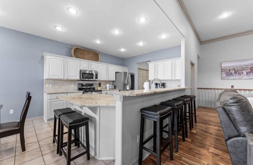 Branson West House | Newly Upgraded! Free Level 2 EV Charging!