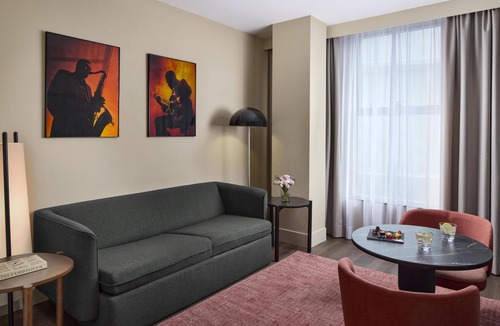 El Parc i la Llacuna del Poblenou Hotel | NH Barcelona Diagonal Poblenou