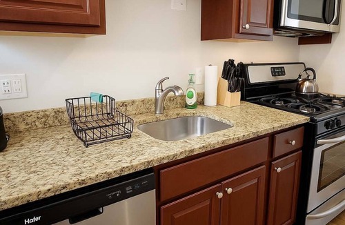 Ravenswood Apartment | Nice 1BR Spot, Unwind & Relax