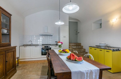 Stigliano Apartment | Nice apartment for 2 guests with WIFI, TV, patio, pets allowed and panoramic view