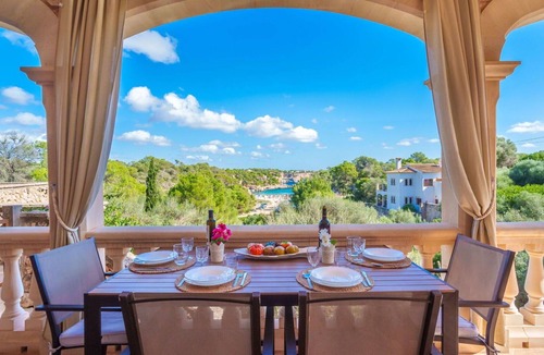 Cala Llombards Apartment | Nice apartment for 4 people with WIFI, TV, terrace and pets allowed