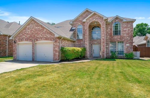 Flower Mound House | Nice heated pool & spa w BBQ near DFW-sleeps 10-14 Stylish Paradise