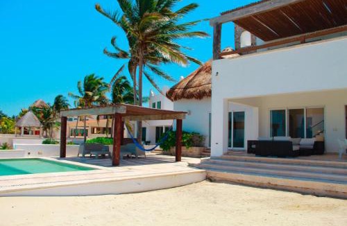 Chicxulub Puerto House | Nisiros Spacious Beachfront home