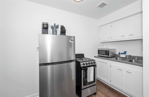 Northside Apartment | Northside Suites 3 – A Chic, Relaxed Stay for 2