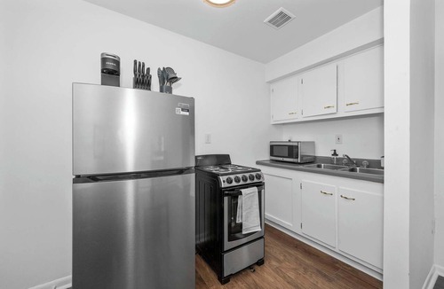 Northside House | Northside Suites – 4 Apartments!