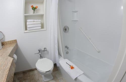 Norwalk Hotel | Norwalk Inn & Conference Center