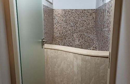 Montepescali House | Nuovo appartamento in borgo medievale