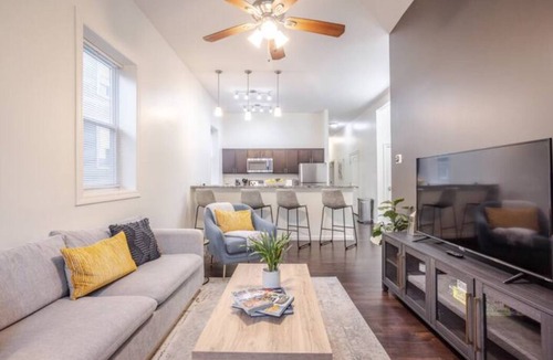 Oakley Condo | Oakley Square Sleeps 5-Fully Remodeled-Walkable