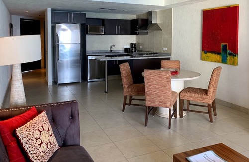 Puerto Vallarta Apartment | Ocean front Apartment Grand Venetian 1