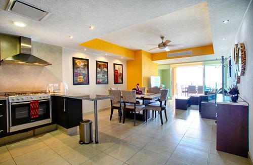 South Hotel Zone Condo | Ocean & Mtn View Condo | Pools, Gym, Two Balconies