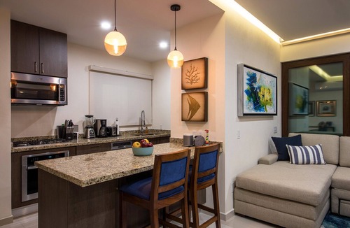 Emiliano Zapata Condo | Ocean view apartment Zona Romantica with amazing rooftop pool and terrace!