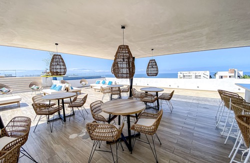 Bucerias Apartment | Ocean-view condo with infinity pool, rooftop lounge, & private balcony