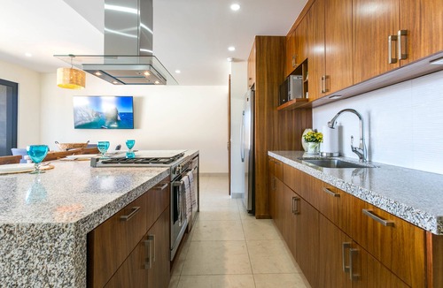 Libertad Apartment | Ocean-View Oasis: 3-Bed, 2-Bath Home in Cabo San Lucas - Modern Comfort and Stunning Views!