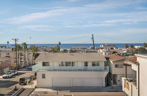 Hermosa Beach House | Ocean View Rooftop Retreat Hermosa