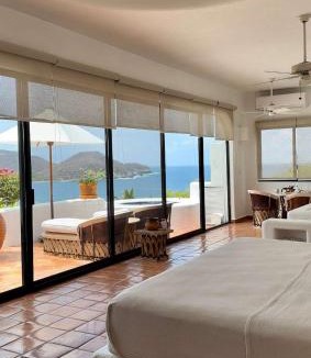 Almacen Villa | Ocean Views and a Garden to Fall in Love With