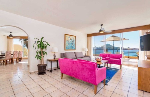 Libertad Resort | Oceanfront 2 Bedroom Villa, Valentines Day, Hot Tub overlooking Medano Beach