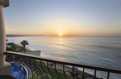 San Jose del Cabo Condo | Oceanfront 3 Bedroom Ground Level Condo! Surfs up!
