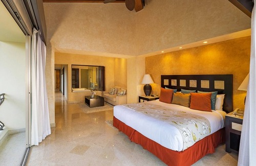 Amapas Resort | Oceanfront 3BR Penthouse, 5 Star Garza Blanca Gated Resort, 13-20Dec2025 & more!