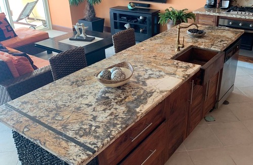 Ixtapa Condo | Oceanfront, Beach, Luxury Bay View 10th Floor Condo