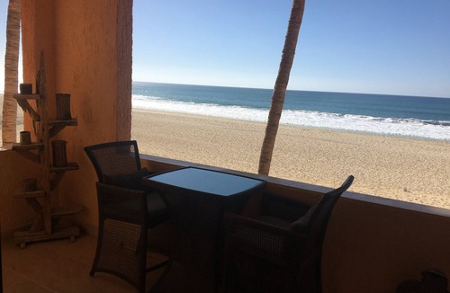 San Jose del Cabo Condo | Oceanfront Condo with Private Balcony in La Jolla de los Cabos! 2bd, 2 bath