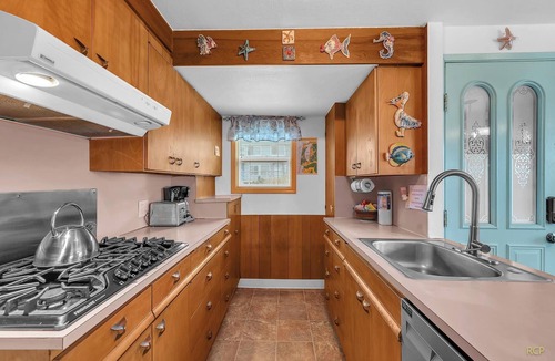 Nelscott House | Oceanfront home, beach view with direct beach access in the hear of Lincoln City
