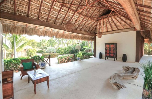 Barra de Colotepec Villa | Oceanfront Casa Rhino