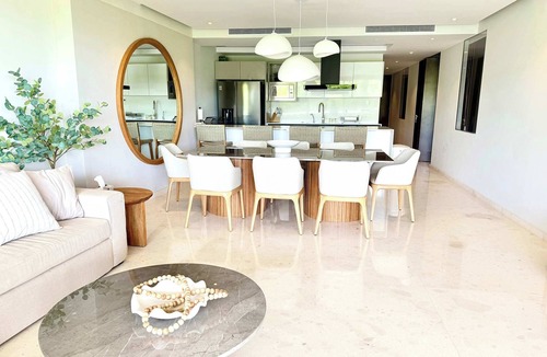 Emiliano Zapata Apartment | Oceanfront Paradise Luxury Apartment with Beach Access & Pool