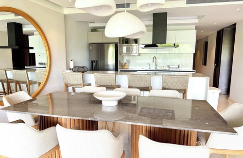 Emiliano Zapata Apartment | Oceanfront Paradise Luxury Apartment with Beach Access & Pool