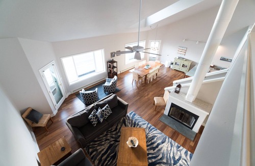 Depoe Bay Condo | Oceanfront Pet Friendly Condo overlooking Depoe Bay, perfect for Whale Watching