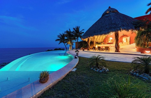 Santa Maria Huatulco Villa | Oceanfront W/Beach Access in Gated Neighbourhood