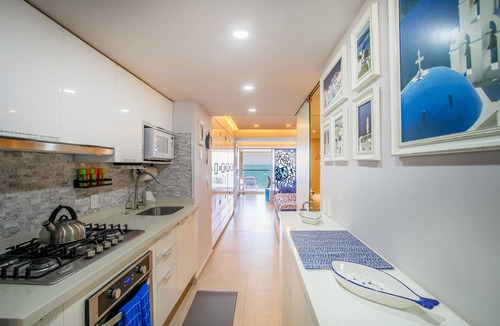 Las Glorias Condo | Oceanview Escape w/Gym & Hot-tub