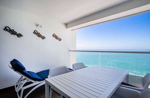 Las Glorias Condo | Oceanview Escape w/Gym & Hot-tub