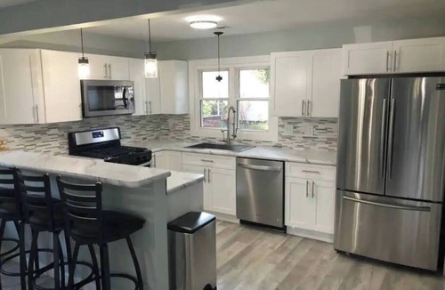 Huron House | Old Homestead Beach! 3 Bedroom Home