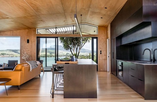 Raglan House | On Point House Luxury Design Water Views