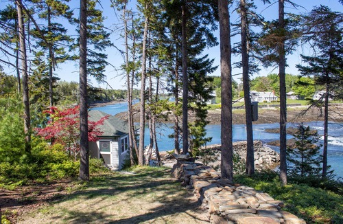 Mid-Coast and Islands Cottage | On the Rocks - One-of-a-kind setting on the Reversing Falls of Basin Point!
