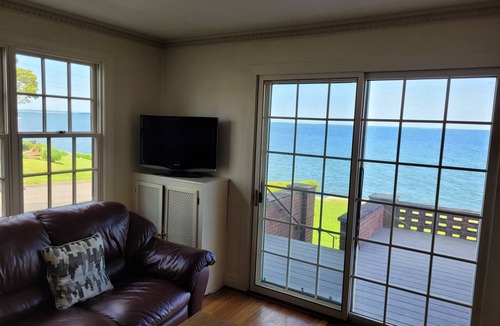 West Haven House | On the Water Spacious Comfortable Historic Home