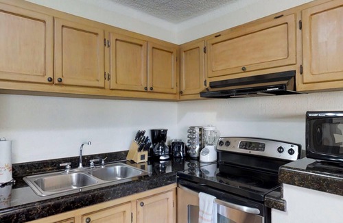 El Medano Ejidal Condo | one block to medano beach , 2 blocks to the Cabo Marina & Downtown Cabo