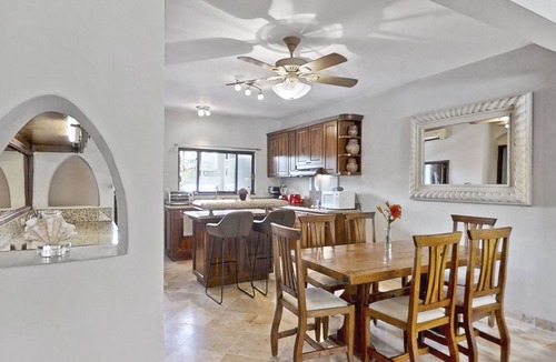 El Medano Ejidal Condo | one block to medano beach , 2 blocks to the Cabo Marina & Downtown Cabo