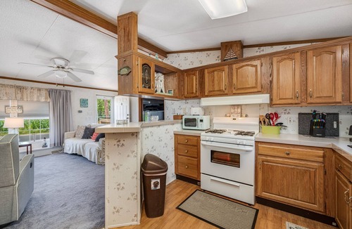 Deep Hole House | One Peace Cottage by Seaside Vacations & Sales