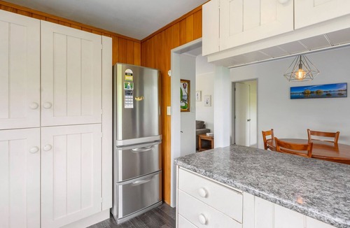 Springfield House | Otonga Cottage - Stay 3 Pay 2