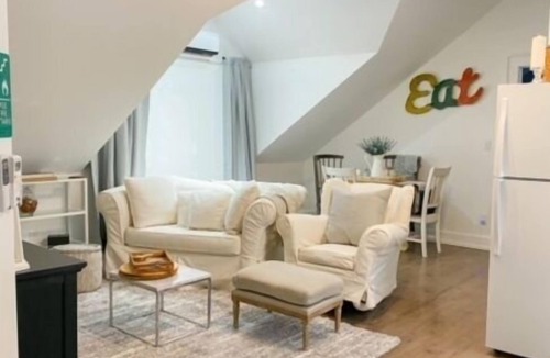 Kawartha Lakes Bed & Breakfast | Over the Top B&B