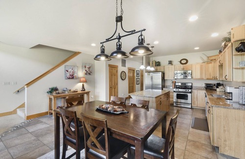South Fork House | Overlooks 9th Green | Discount Golf Privileges | Golf & Ski