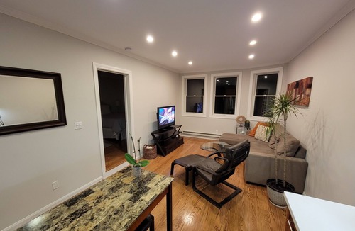 Pacific Heights Condo | Pacific Heights 2BR/1BA