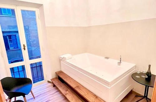 Rione VIII Sant'Eustachio Apartment | Pantheon Luxury Jacuzzi Apartment