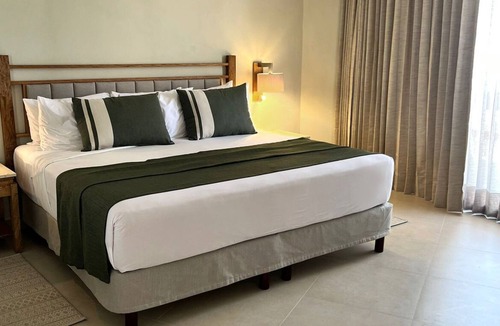 Playa Guitarron Resort | Park Royal Beach Acapulco - All Inclusive